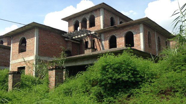  Đổ tiền mua biệt thự cao cấp, ký xong hợp đồng lỗ ngay 1 tỷ đồng